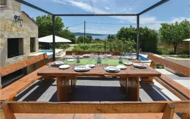 Four Bedroom Holiday Home In Kastel Sucurac