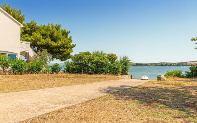 Nice Home in Betina With Wifi and 2 Bedrooms