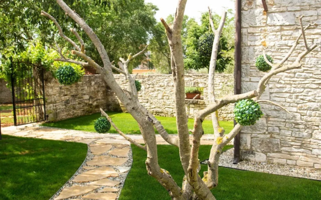 The Poolside Stone House in Bale