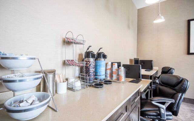 Comfort Inn & Suites