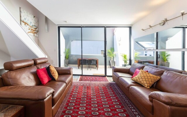 Lovely 1 Bedroom Apartment Close To CBD