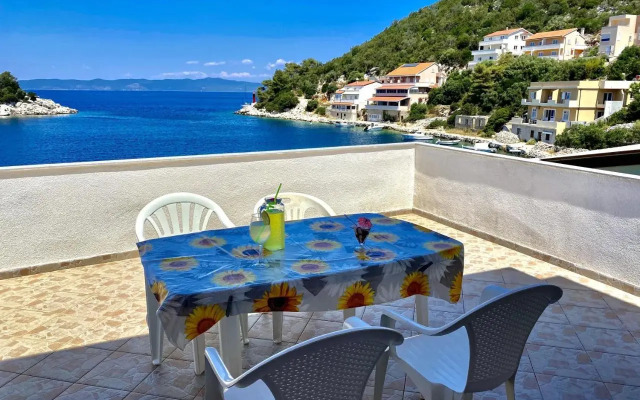 Apartments by the sea Zaklopatica, Lastovo - 8342