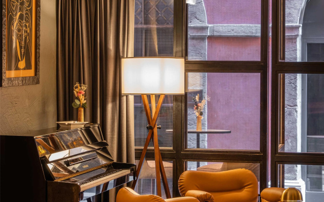 Cour des Loges Lyon, A Radisson Collection Hotel