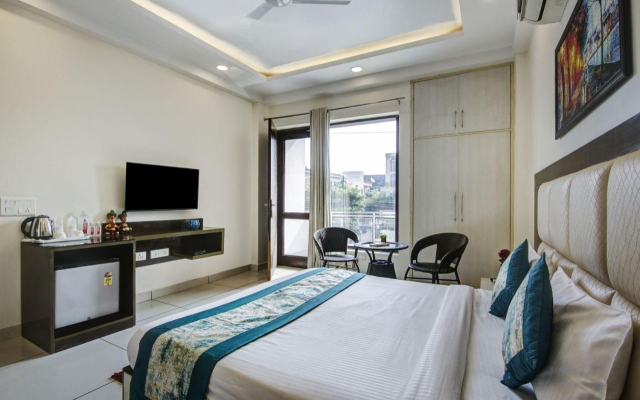 FabHotel Noida Suites Sector 20