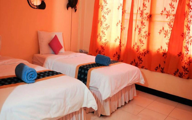 All In 1 Guesthouse Chiang Mai