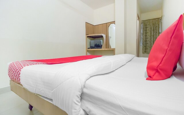 OYO 13300 Anupama Residency