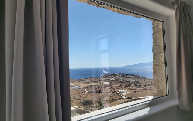 Mykonos Teatro Suites and Villa