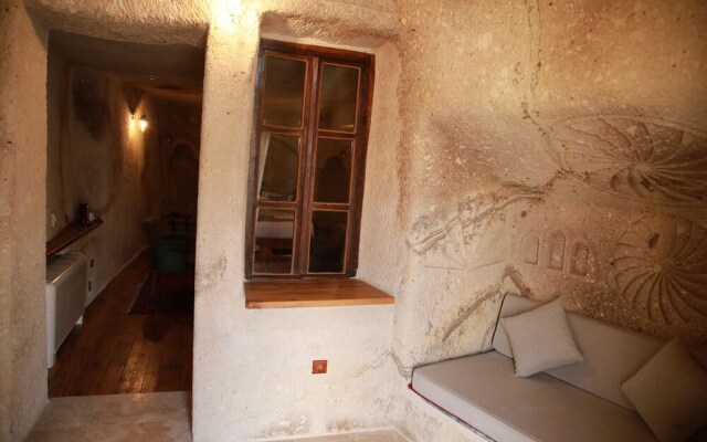 Sarnich Cave Suites