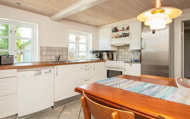 Tranquil Holiday Home in Højer with Sprawling Gardens