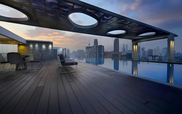 Greystone Haus at D' Majestic Place