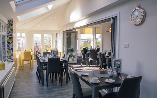 Hideaway At Thornleigh Hotel