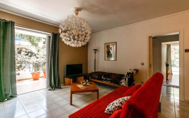 Bright And Spacious Flat, 5 Min From The Beach