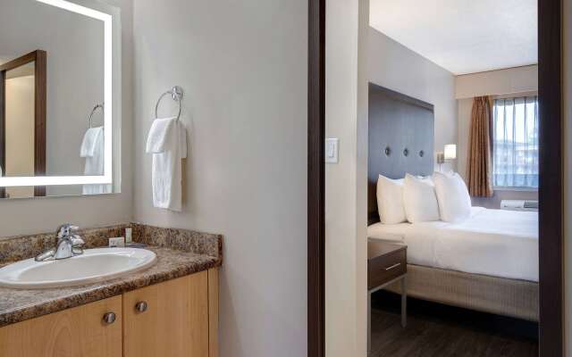 Days Inn by Wyndham Victoria Uptown