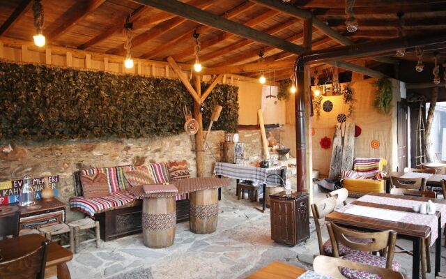 Shiraz Hotel & Restaurant