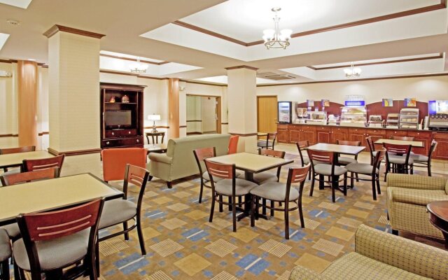 Holiday Inn Express & Suites Buffalo, an IHG Hotel