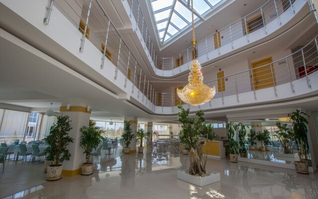 Larina Ninova Thermal Spa & Hotel