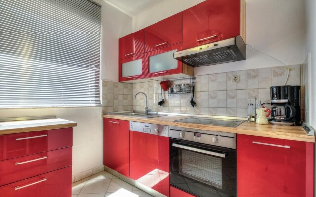 Amazing Home in Radmani With Wifi and 4 Bedrooms