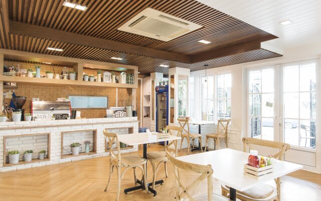 At Residence Suvarnabhumi Hotel