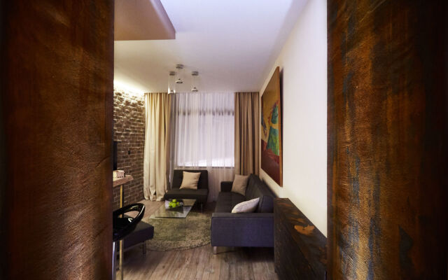 One Luxury Suites