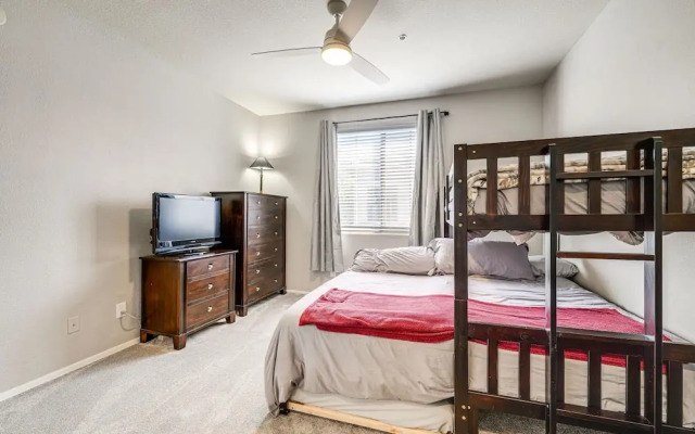 Near Spring Training: Mesa Condo w/ Pool Access!