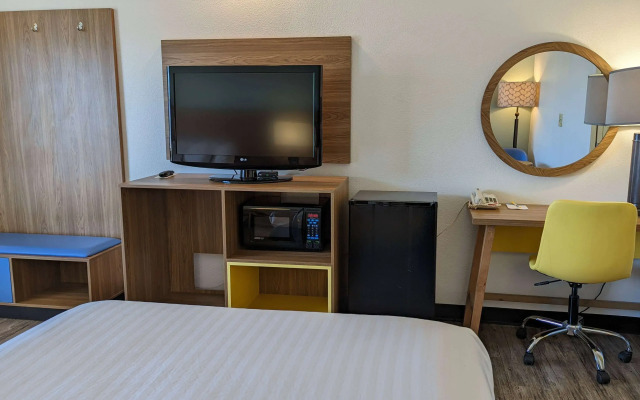Days Inn by Wyndham Lake Havasu