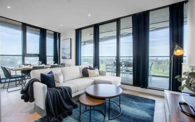 Breathtaking Lake/parkview Apt Pool&gym@3br