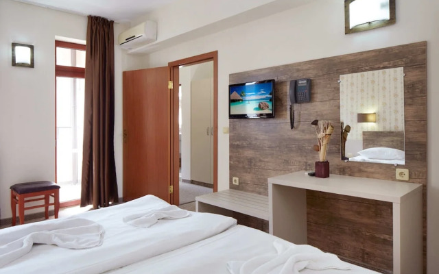 Hotel Lira