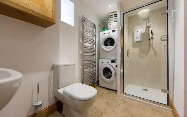 Stunningviews-privacy-hiking-sleeps8-wifi