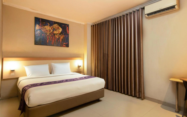 Laxston Hotel by Front One – Guest Rooms – Yogyakarta