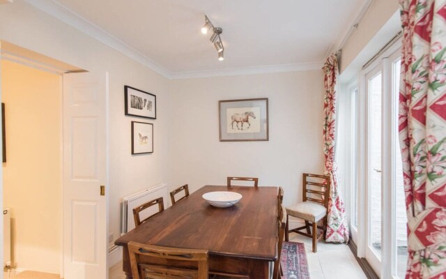 Stylish 3 Bed House 2 Minutes From Baker Street