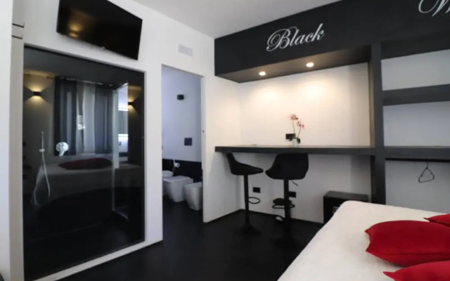Black&white Otranto Suite