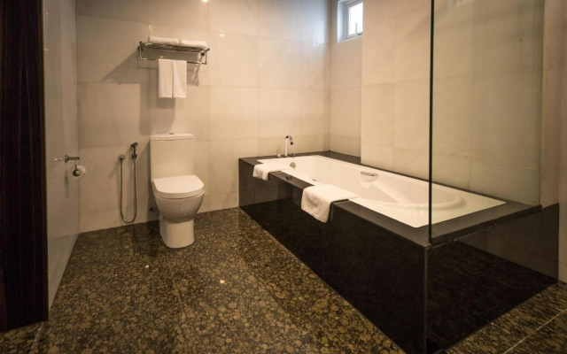 3-Plus Hotel