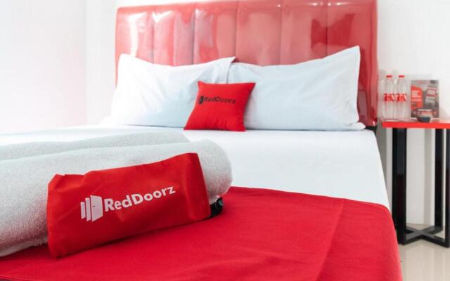 RedDoorz @ Jalan Dr Mansyur Medan 2