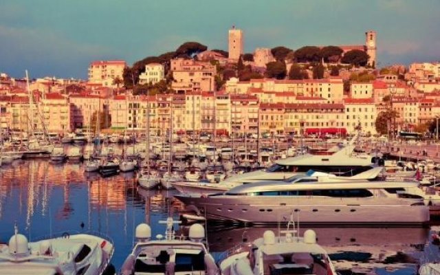 Cannes à 100 Mètres du Palais et Des Plages