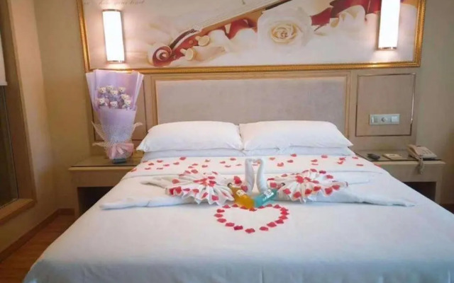 Vienna Hotel (Chongqing Shizhu Stadium)