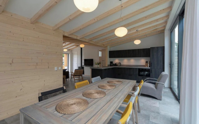 Attractive Home With Terrace