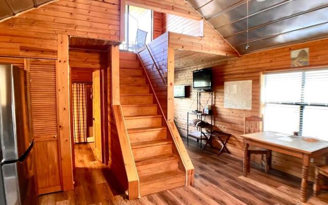 Walnut Canyon Cabins