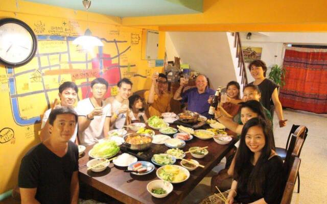 DengBa Hostel (Dunbar Inn Chiang Mai chain stores)