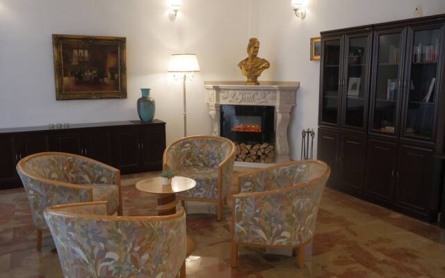 Hotel Pause