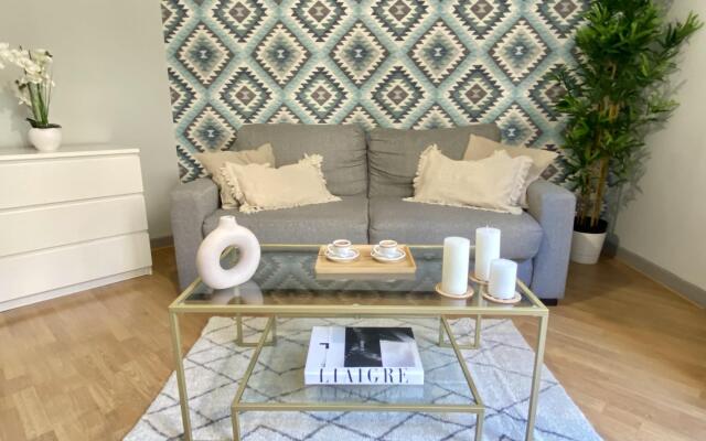 1607 - Wonderful apartment with terrace on garden
