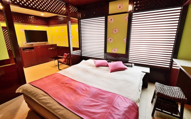 HOTEL RAFFINE - Adults Only – Guest Rooms – Toyonaka