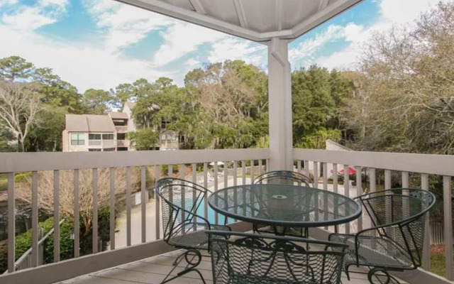 Lighthouse Tennis 2413 by RedAwning