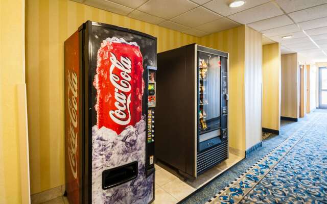 Comfort Inn & Suites North East