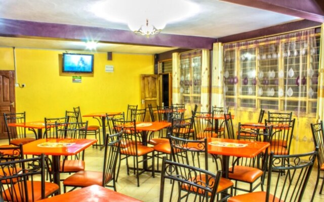 Esstana Hotel