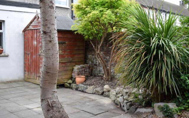 Dublin 2 Bedroom House With Garden