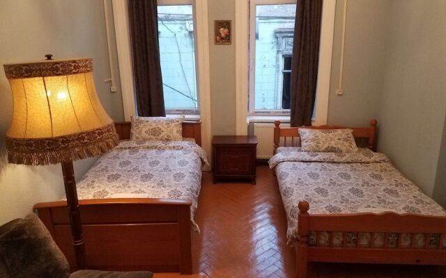 Guest House leonidze