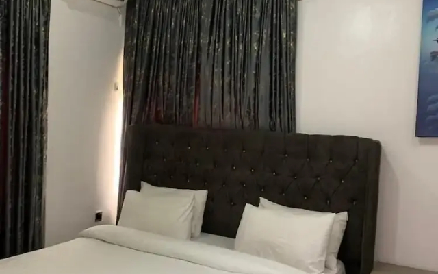 Ellex Sleeves Apartment