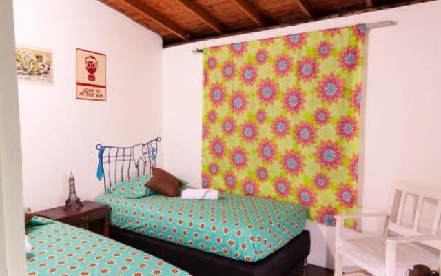 Hostal Monet`s Poblado