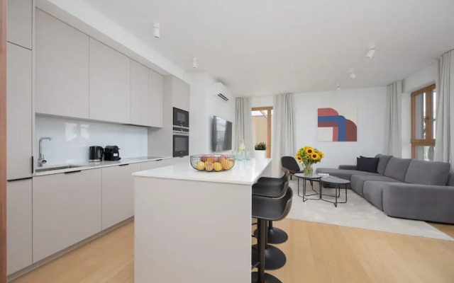 Ludwiki Apartment by Renters Prestige