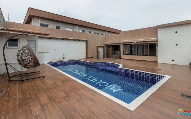 Luxuosa Casa com Piscina